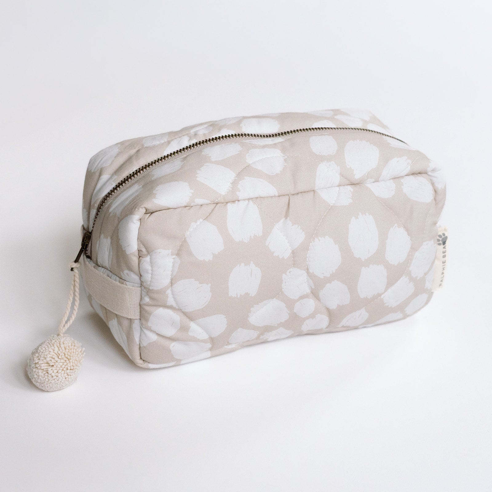Ralphie Bear Quilted Washbag - Scallop - Baby&More
