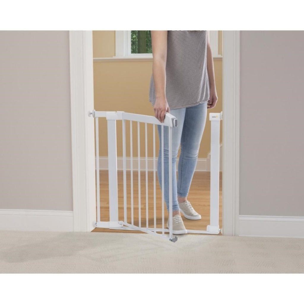 Safety 1st Flat Step Pressure Gate - 73 - 80cm - Baby&More