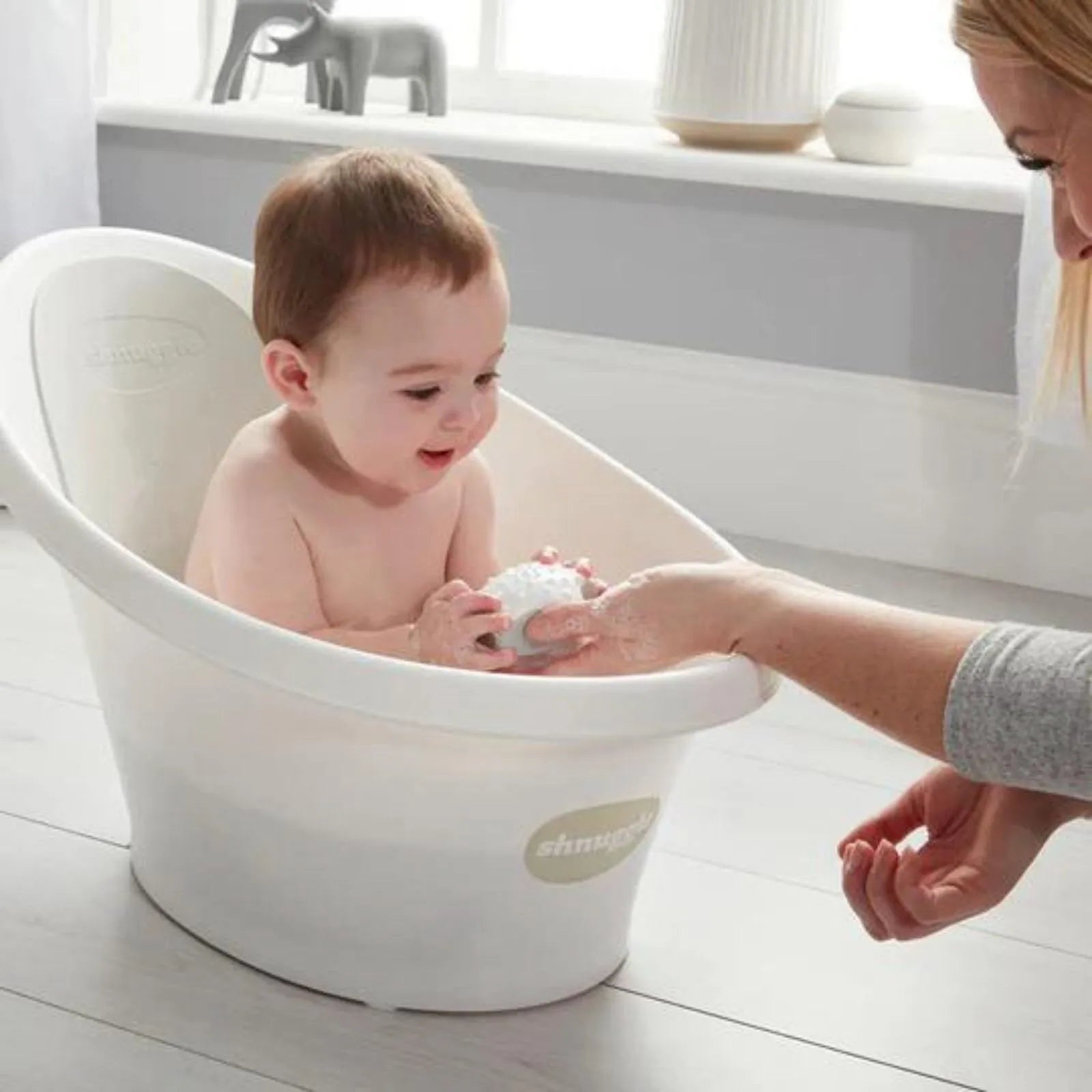 Shnuggle Newborn Baby Bath with Plug - Baby&More