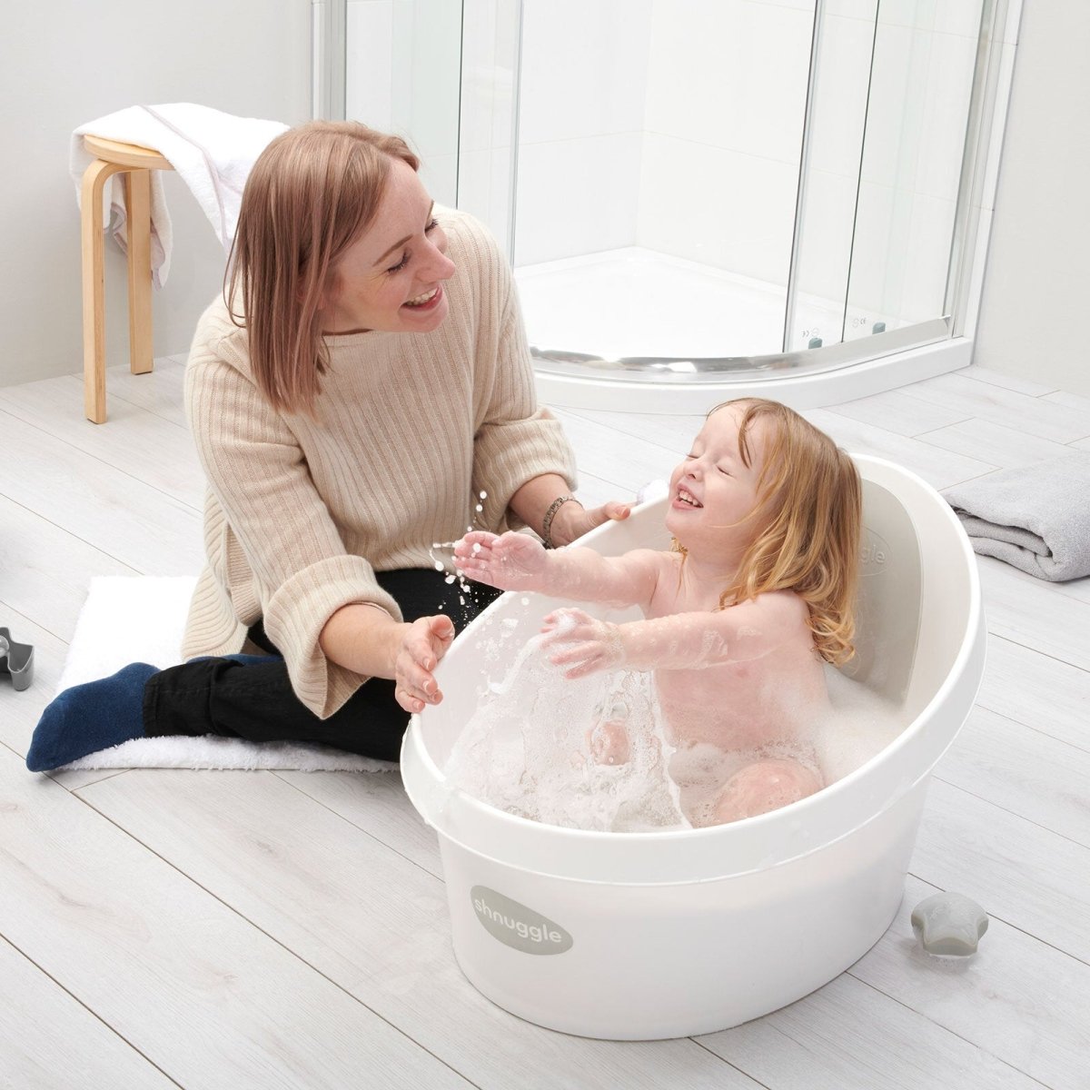 Shnuggle Toddler Bath Tub - White With Light Grey Backrest - Baby&More