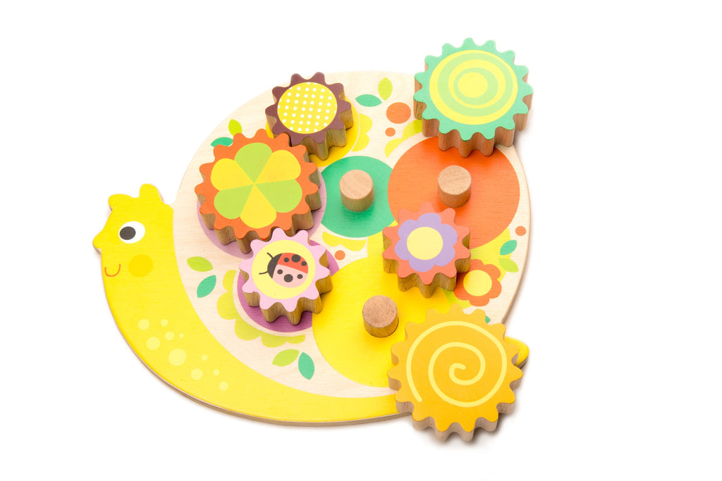 Tender Leaf Snail Whirls Wooden Cog Toy
