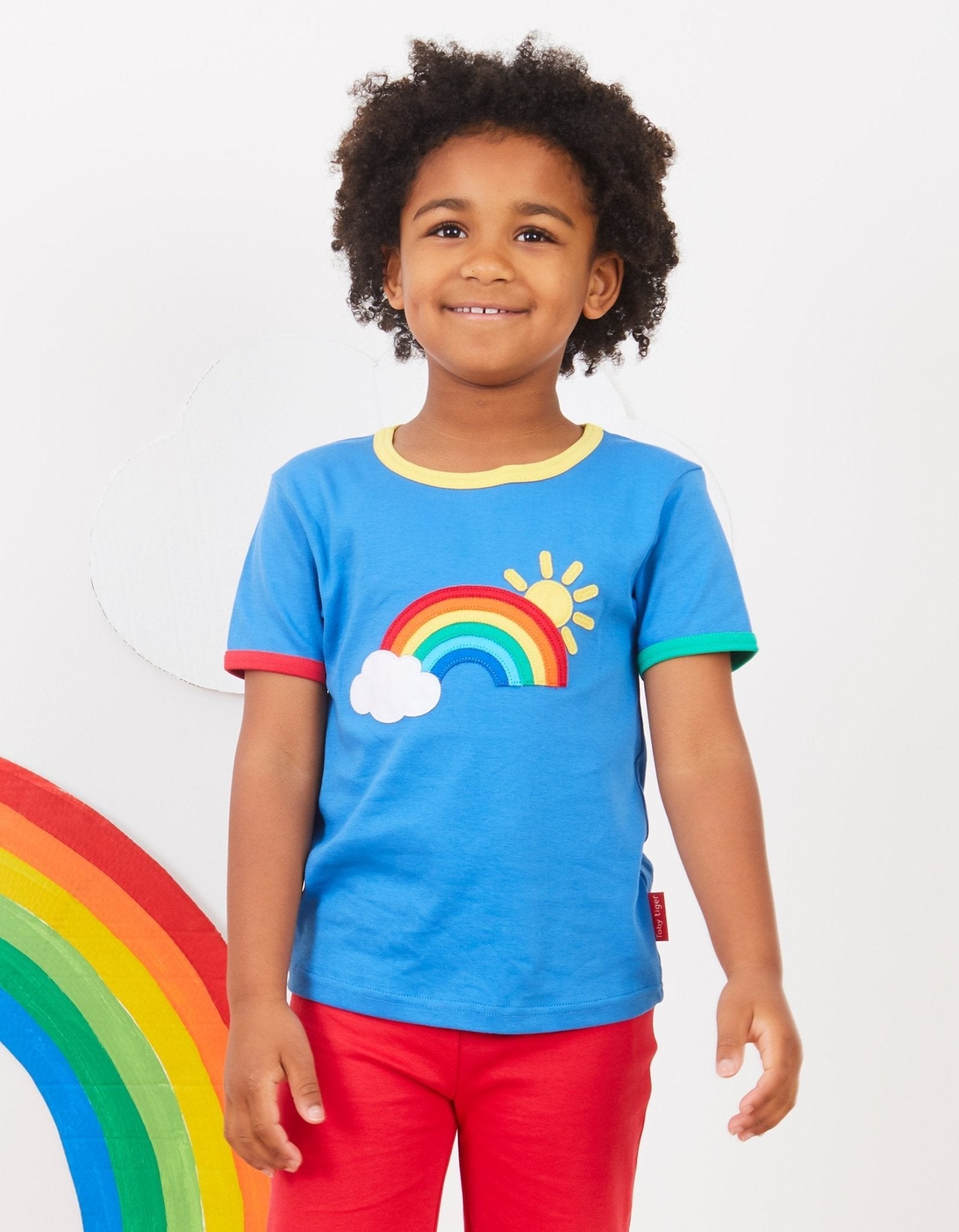 Toby Tiger Organic Applique Short-Sleeved T-Shirt - Rainbow Sun and Cloud