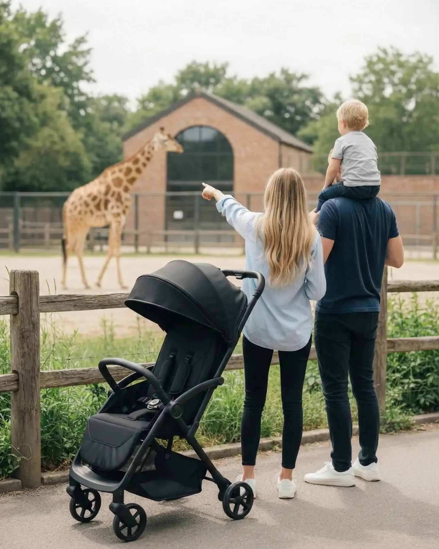 Venture Avio Compact Travel Baby Stroller - Black - Baby&More