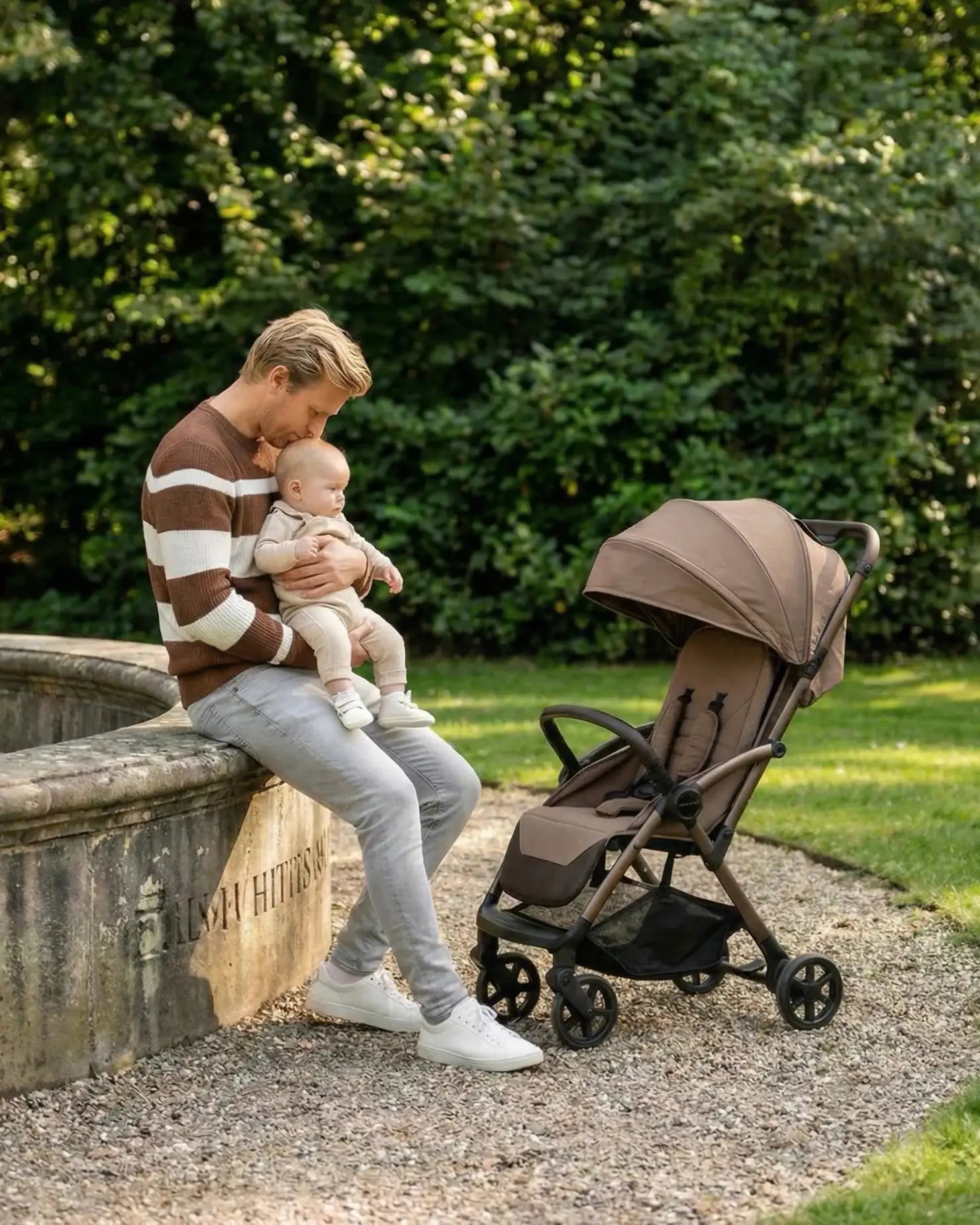 Venture Avio Compact Travel Baby Stroller - Truffle - Baby&More