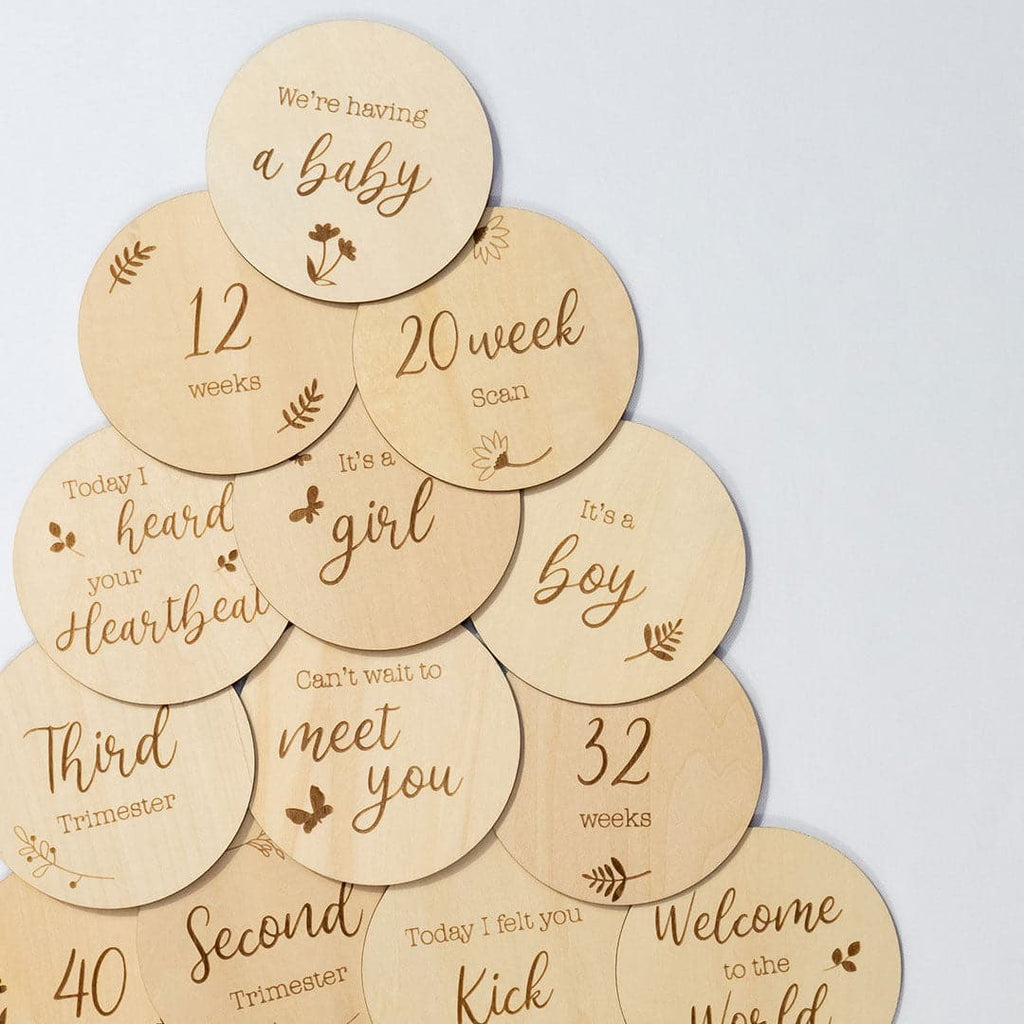 Priya & Peanut Wooden Pregnancy Milestone Disc Set