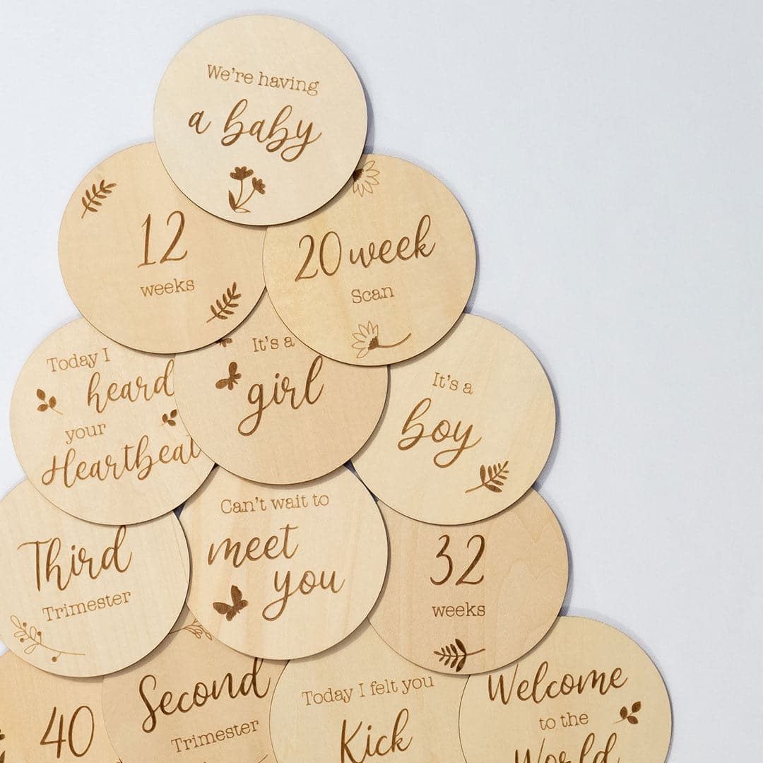 Priya & Peanut Wooden Pregnancy Milestone Disc Set