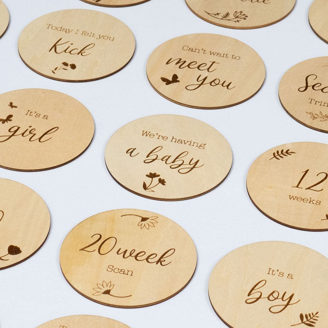 Priya & Peanut Wooden Pregnancy Milestone Disc Set