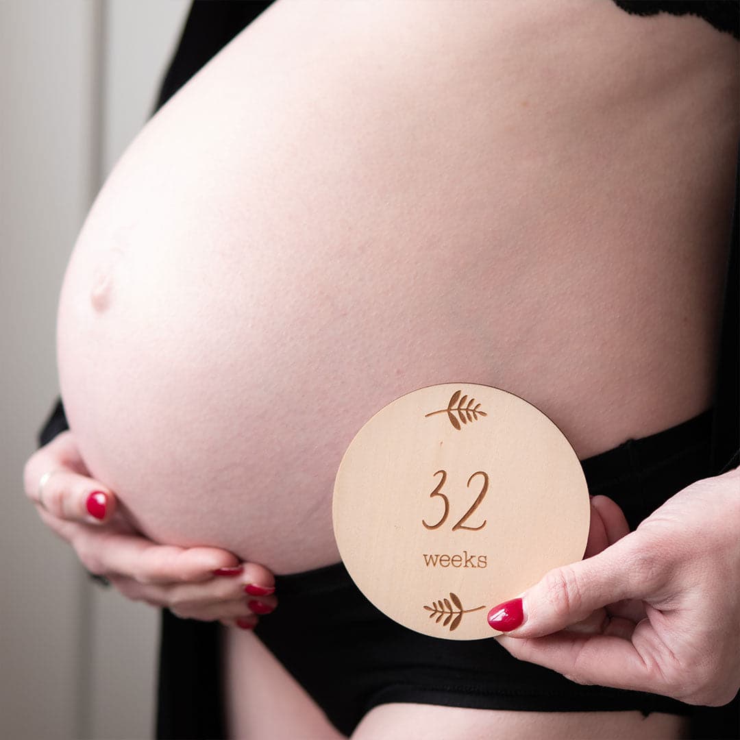 Priya & Peanut Wooden Pregnancy Milestone Disc Set