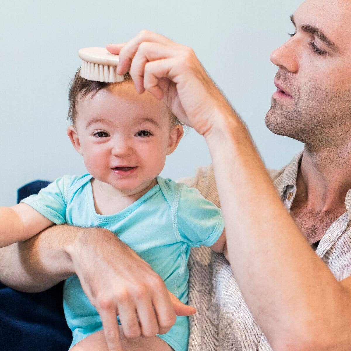 brosse et peigne pour bébé